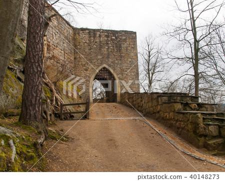 Gate to Oybin castle in Saxony, Germany Gate to Oybin castle in Saxony, Germany 40148273