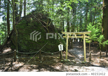 Amano Iwato Muro Ryuna Shrine (Uda City, Nara Prefecture) 40151412