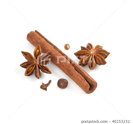 spices on white background spices on white background 40153232