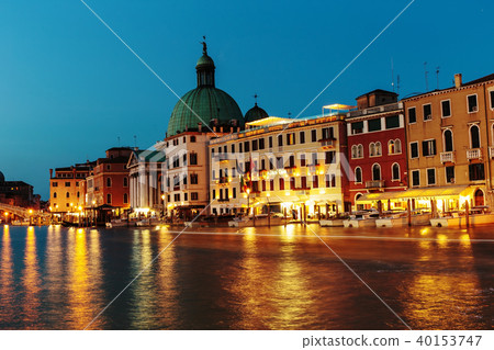 Canal in Venice at night 40153747