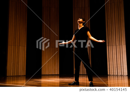 Male acting 40154145