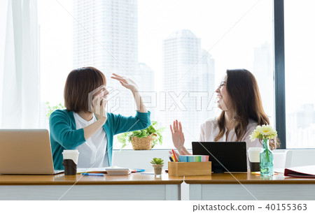 business woman, businesswoman, a meeting 40155363