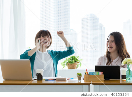 business woman, businesswoman, a meeting 40155364