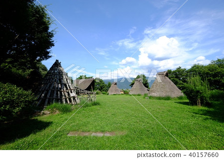 坑式住房 坑式住房 40157660