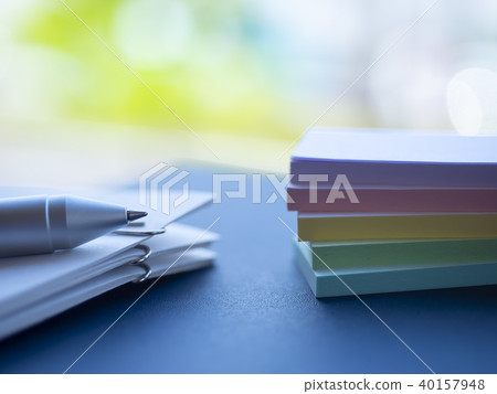 Business image, documents, clips, sticky notes, fresh green 40157948