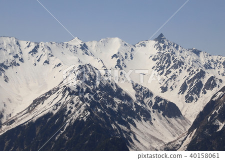 一座多雪的山燈籠 40158061