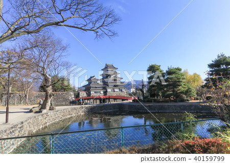 Matsumoto castle against on blue sky background Matsumoto castle against on blue sky background 40159799