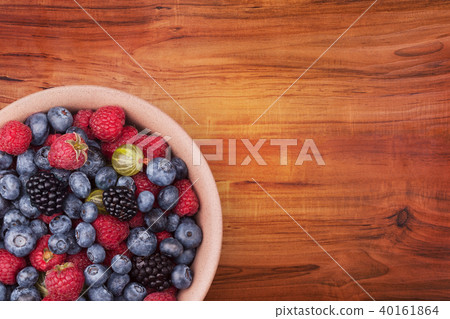 Plate with berries Plate with berries 40161864