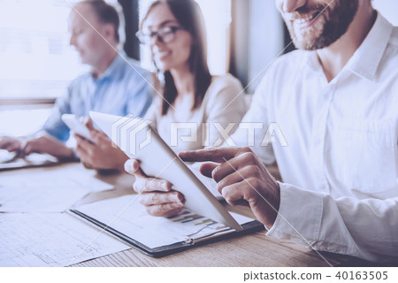 Business people working Business people working 40163505