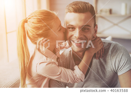 Father and daughter at home 40163588