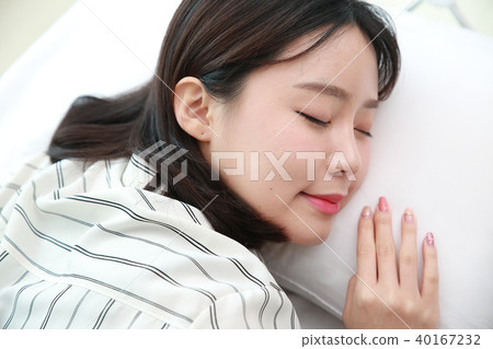 年輕的女人 40167232