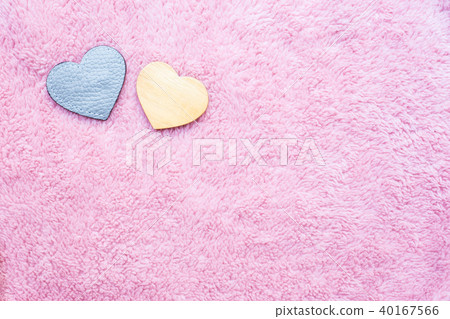 leather and wooden heart-shaped 40167566