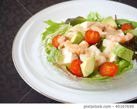 Tofu and shrimp salad black background (horizontal position) 40167699