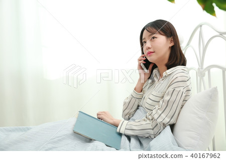 年輕的女人 40167962