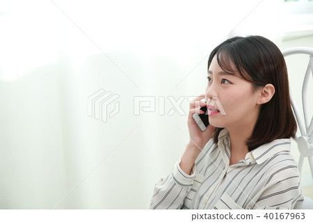 年輕的女人 40167963