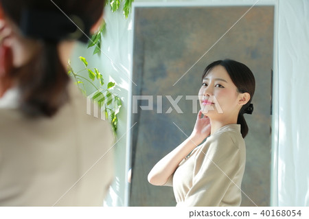 Young woman Young woman 40168054