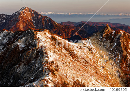 Asake-burned Kaikomagatake,Jizodake和從Mt.山看到的北阿爾卑斯山脈。 Asake-burned Kaikomagatake,Jizodake和從Mt.山看到的北阿爾卑斯山脈。 40169805
