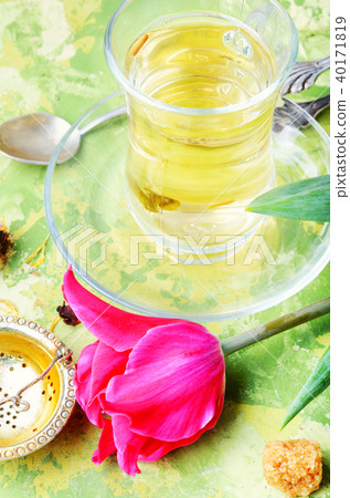 Herbal tea and spring tulip Herbal tea and spring tulip 40171819