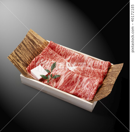 Kuroge Wagyu beef sukiyaki 40172185