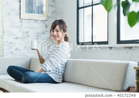 Young lady (coffee) Young lady (coffee) 40172249