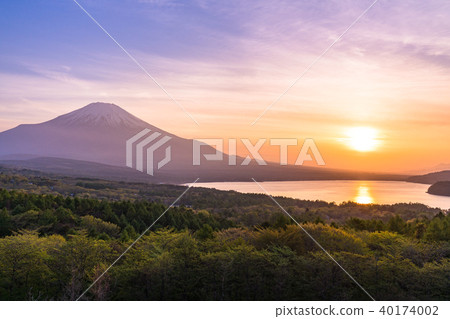 《山梨縣》富士山和山中湖黃昏《全景看台》 40174002