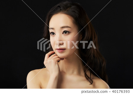 Young woman, beauty Young woman, beauty 40176393