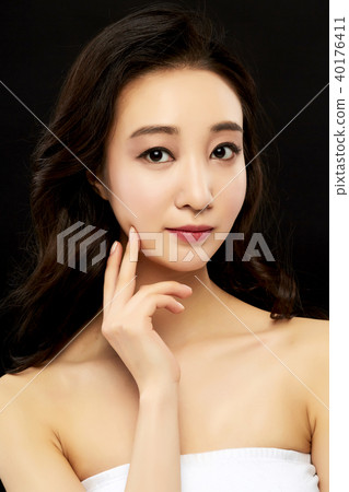 Young woman, beauty Young woman, beauty 40176411