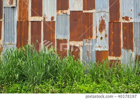 Abandoned Rusty Zinc Galvanized Iron 40178197