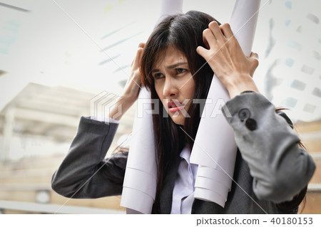 Business Concepts. Businessmen are stressed in the city. Busines 40180153