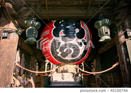 Great red lantern at Narita san Shinsho ji temple 40180746
