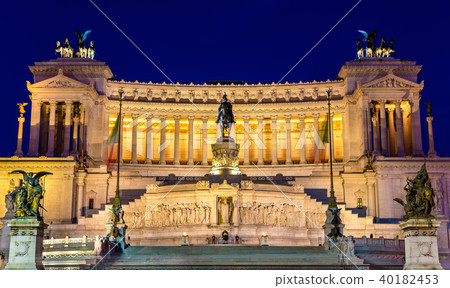 Altare della Patria by night - Rome Altare della Patria by night - Rome 40182453