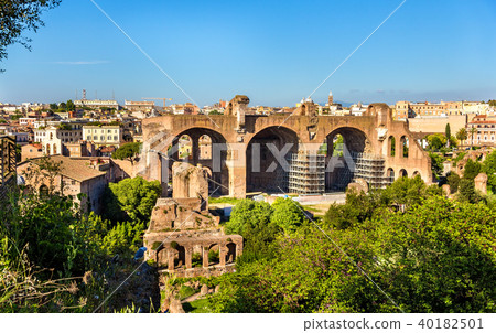 Basilica of Maxentius and Constantine, ruins in the Roman Forum 40182501