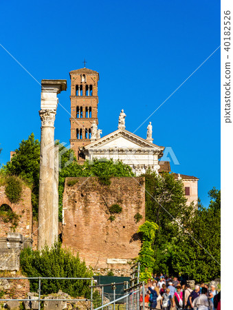 Santa Francesca Romana Church in the Roman Forum 40182526