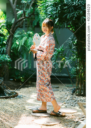 Lifestyle series: Asian woman in yukata Lifestyle series: Asian woman in yukata 40184629