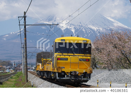 御殿場線御殿山富士山和櫻花(Kya 97建築列車) 御殿場線御殿山富士山和櫻花(Kya 97建築列車) 40186381