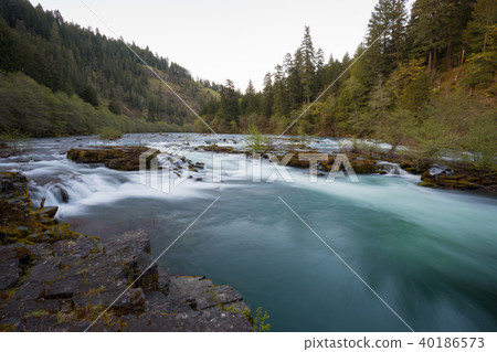 North Umpqua River Oregon 40186573