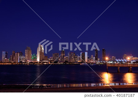 聖地亞哥都市風景在不可思議的小時 40187187