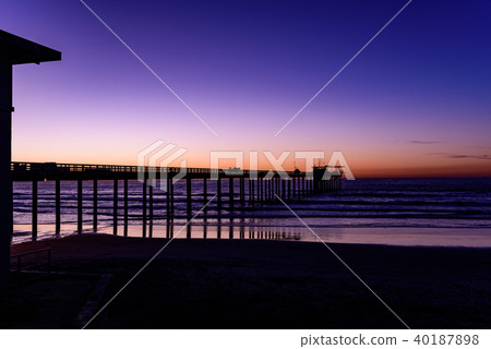 Perfect Magic Hour on the San Diego La Jolla Coast and Scripps Pier Perfect Magic Hour on the San Diego La Jolla Coast and Scripps Pier 40187898