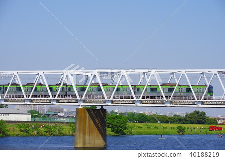 Tama River Bridge and Toei Subway Line seen from Tama River 40188219
