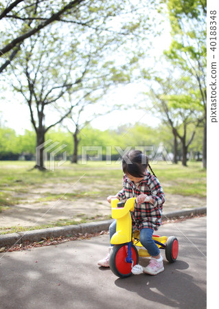 Children (play equipment park Japanese faceless copy space child care child care curiosity active energetic health children) 40188348