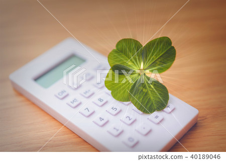 Four leaves clover Four leaves clover 40189046