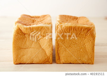 Looks delicious bread 40191511
