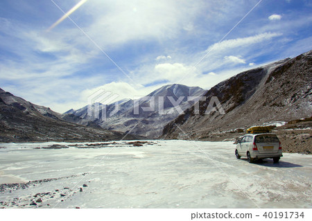 Frozen river enroute Tsomoriri Lake, Ladakh Frozen river enroute Tsomoriri Lake, Ladakh 40191734