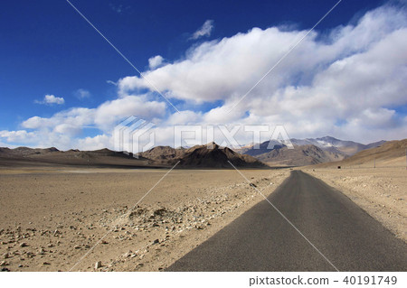 Road to Hanle village, Ladakh, Jammu and Kashmir Road to Hanle village, Ladakh, Jammu and Kashmir 40191749