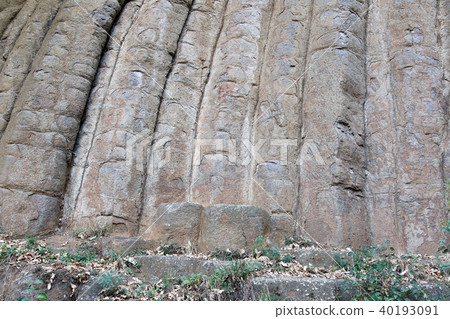 Massif of the remains of several lava flows 40193091