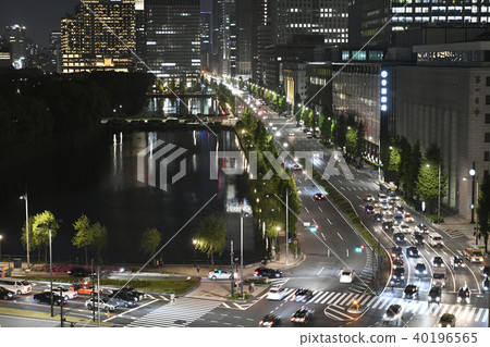 Tokyo cityscape in Japan I want to see the Imperial Palace, Hibiya-dori and the business area (night view) Tokyo cityscape in Japan I want to see the Imperial Palace, Hibiya-dori and the business area (night view) 40196565