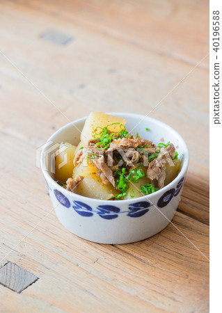 Boiled beef and radish Boiled beef and radish 40196588