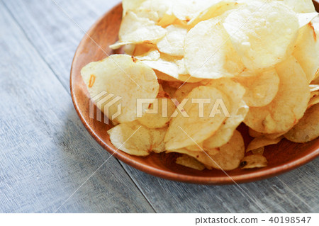 Crisps  40198547