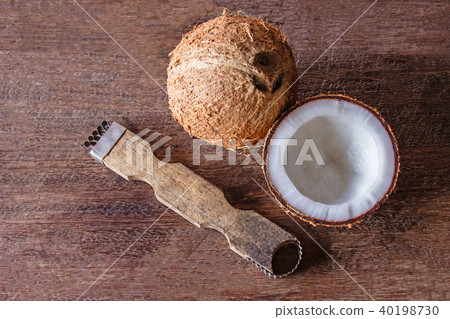 The tool for scraping the coconut meat small. The tool for scraping the coconut meat small. 40198730