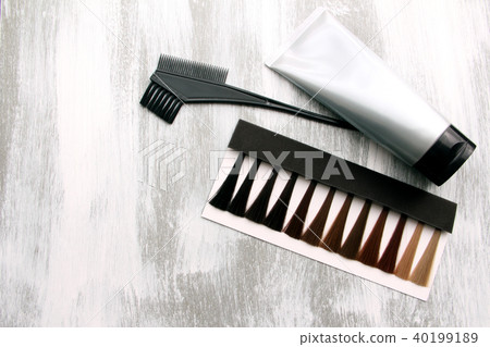 Black comb and color chart for dyed tubes and hair dyed with silver hair color and gray hair 40199189